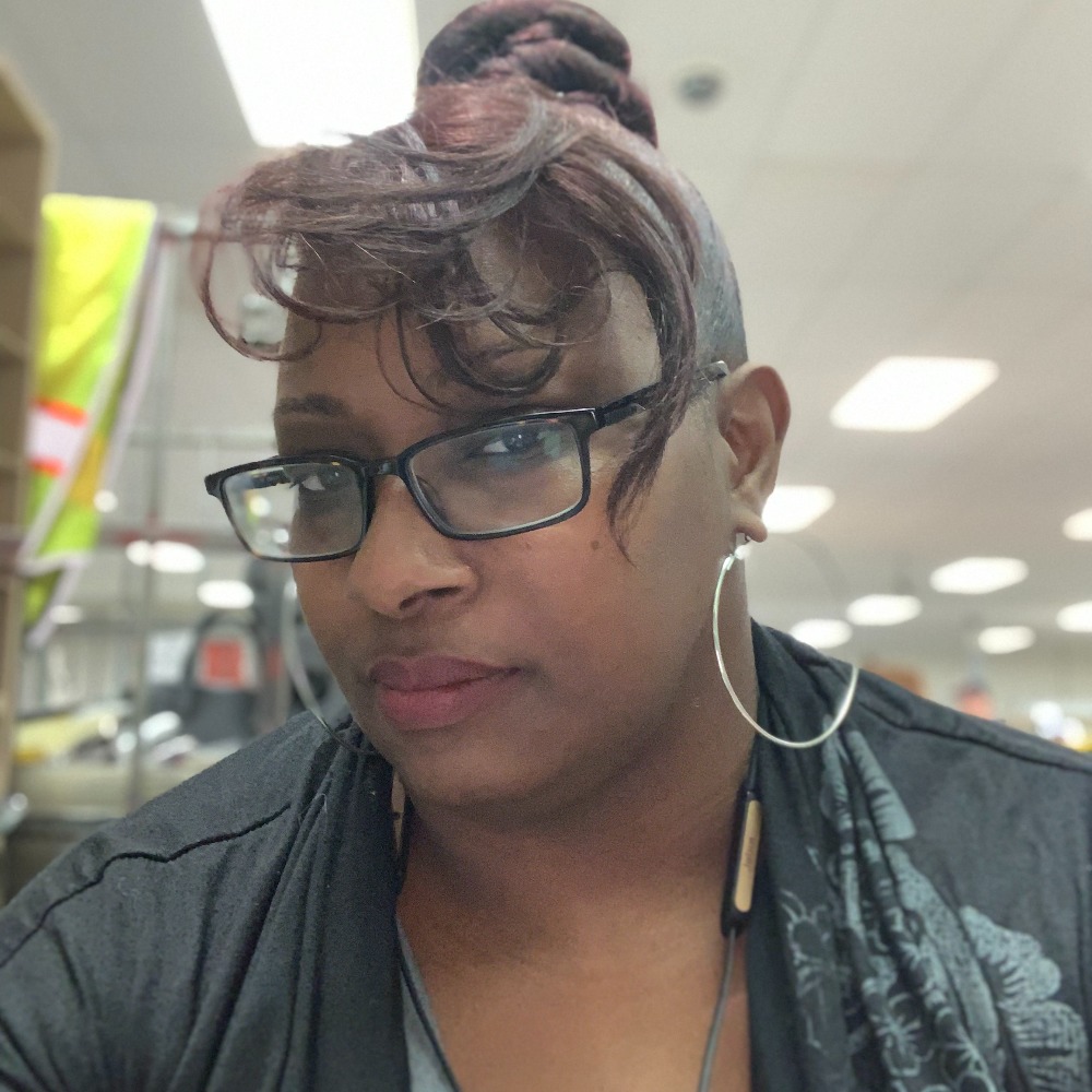 Meet your Posher, Lisa